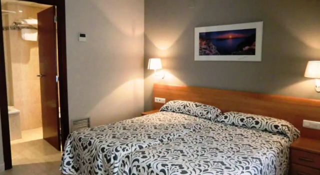 Hotel Vila Mar, Забронировать Отель Отели в центре Камбрильс, в центре
