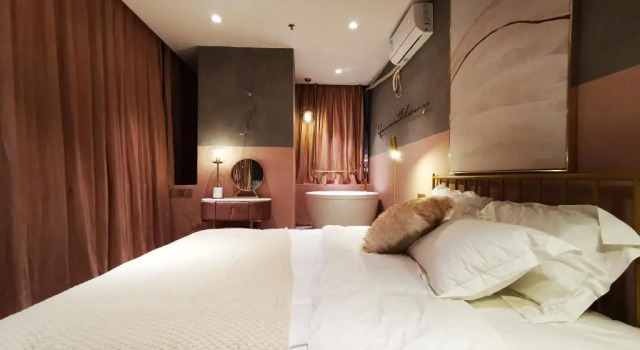 Black Gold Factory Boutique Design Hotel