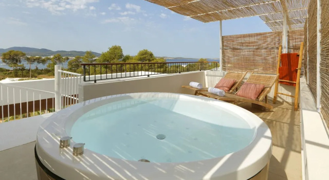 Клубный полулюкс The Signature Level at TRS Ibiza Hotel
