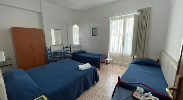 Четырёхместный номер Standard с красивым видом из окна Hotel Europa
