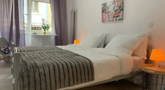 Santo Amaro Guest House, Забронировать Гостевой дом Гостевые дома Лиссабона, рядом с Станция метро Marques de Pombal, Гостевой дом