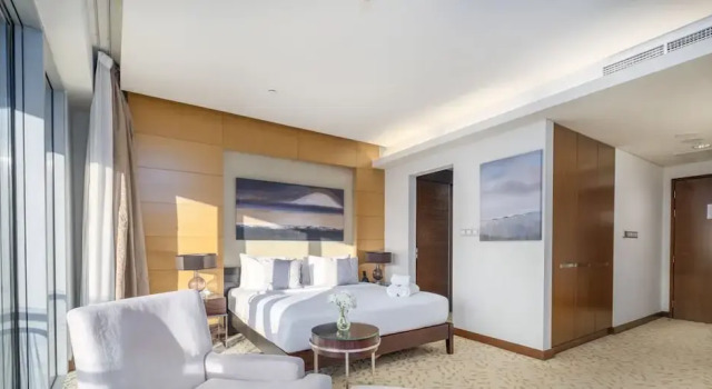 LUX  The EMAAR Fashion Avenue Studio 2