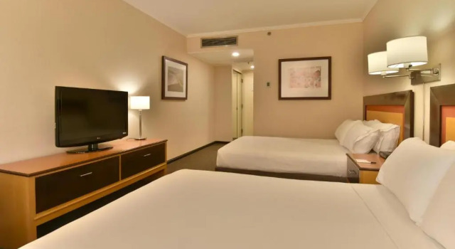 Четырёхместный номер Executive с видом на реку Holiday Inn Express Puerto Madero by IHG