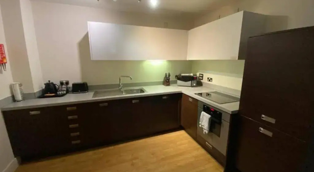 Апартаменты KCS Birmingham City Apartment with Balcony/Parking