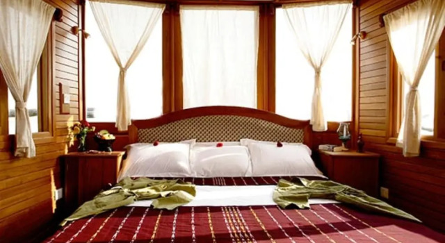 Amara River Cruise