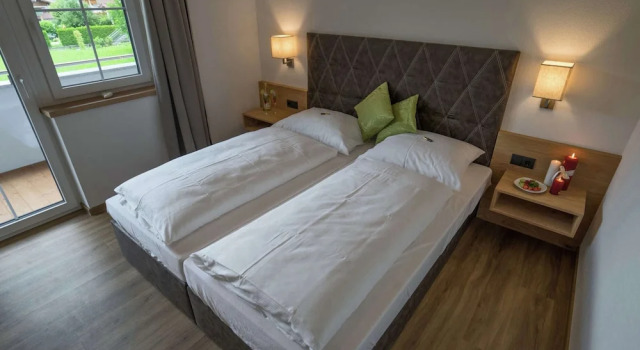Holiday Flat Near Four ski Lifts in Mayrhofen, Забронировать Апартаменты/квартира Отели Майрхофен с парковкой, Парковка