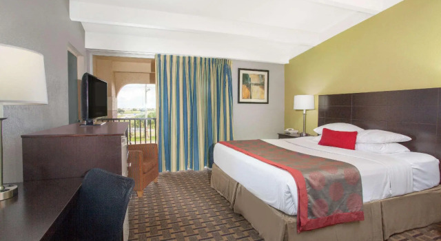 Двухместный номер Standard Ramada by Wyndham Davenport Orlando South
