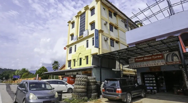 OYO 90056 Hotel Usaha, Prenota Hotel Hotel a Kelantan con parcheggio, Parcheggio