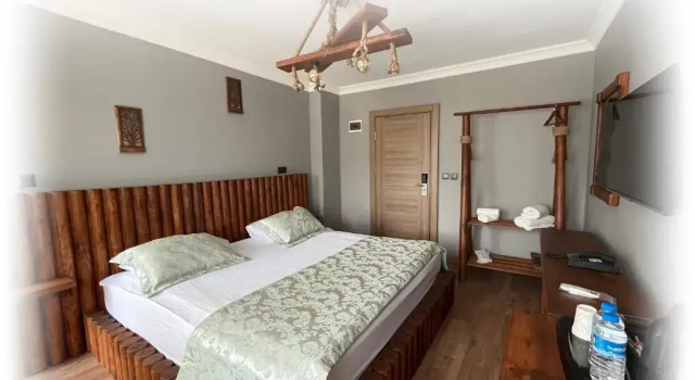 Standardowy dwuosobowy pokój z widokiem na basen Senler Hotel