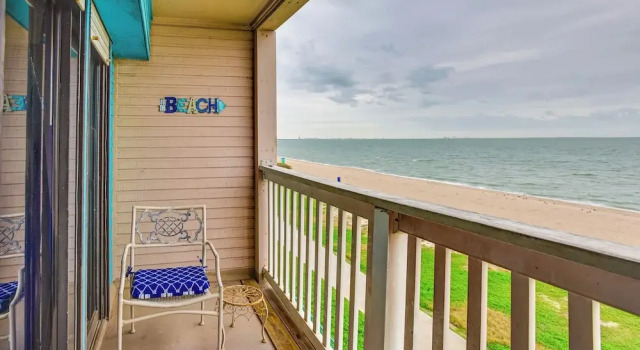 Апартаменты Waterfront Corpus Christi Escape w/ Pool Access!