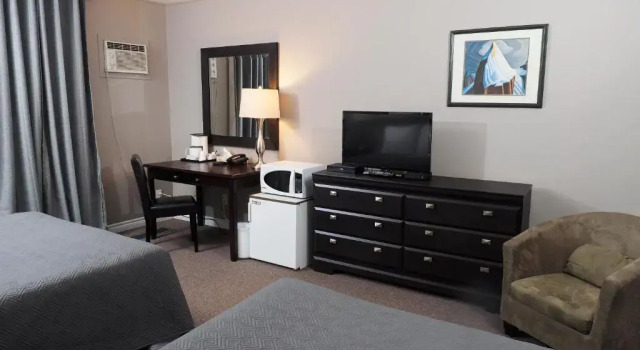 Номер Standard Ambassador Motel