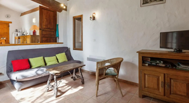 Welcoming Holiday Home in Tautavel with Balcony, Забронировать Отель Отели Тотавель с парковкой, Парковка
