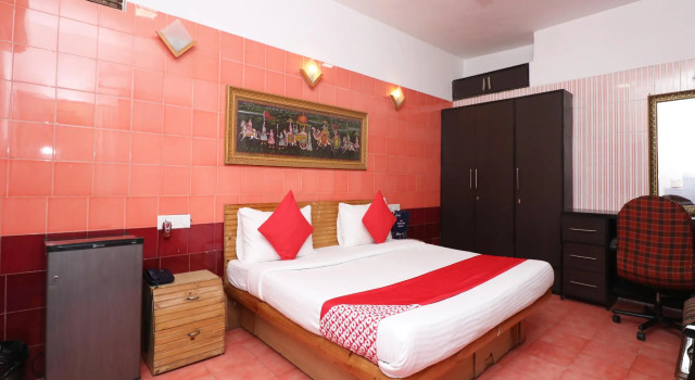 OYO 13495 Balaji Residency