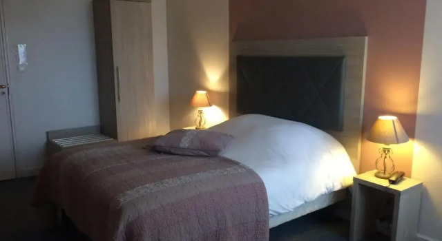 Двухместный номер Standard LOGIS Hotel Restaurant Auberge Du Cheval Blanc