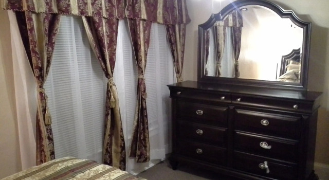 JARVIS West Blvd 6BD Villa by Edgewater Park Downtown, Book Villa Sommerhuse i Cleveland Heights, Hytte