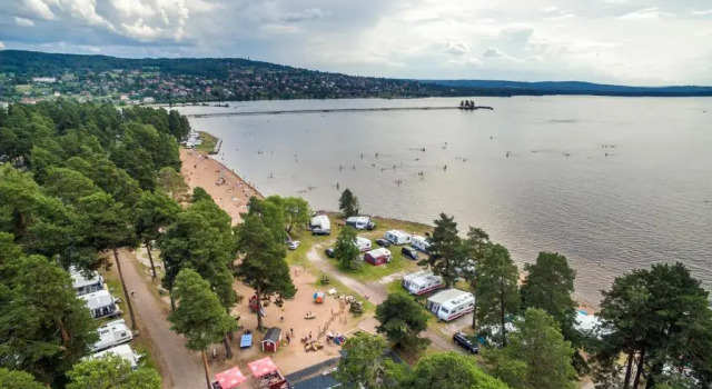 Апартаменты с 3 комнатами с балконом и с красивым видом из окна First Camp Siljansbadet - Rättvik