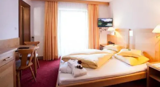 Pension Bergfried, Забронировать Отель Отели Тироля 3 звезды, 3*