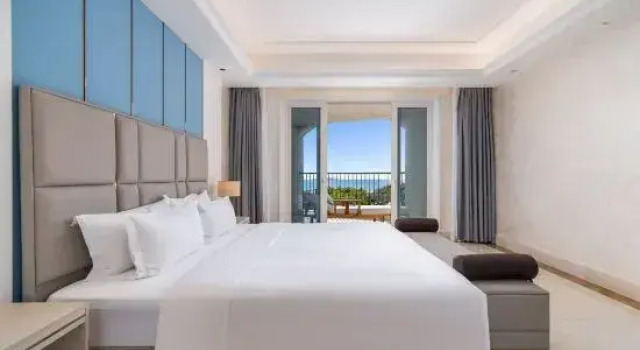 Люкс с 3 комнатами с видом на сад Sanya Yifan Yunshu Holiday Hotel (Sanya Bay Coconut Dream Corridor Airport)