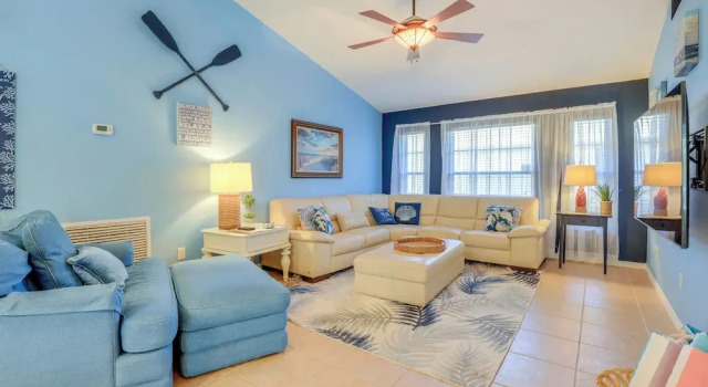 Коттедж Jensen Beach Home w/ Heated Pool!