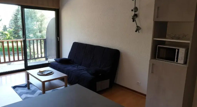 Studio refait à neuf, Rezerwuj Apartament Hotele w Owernia z parkingiem, Parking