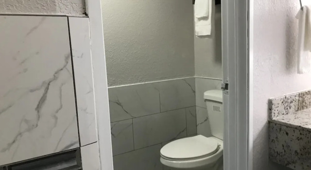 Двухместный люкс Deluxe HomeTown Inn