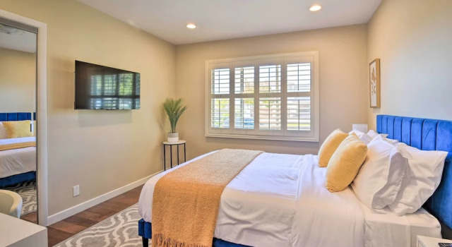 Апартаменты Los Angeles Suite w/ Covered Patio Area!