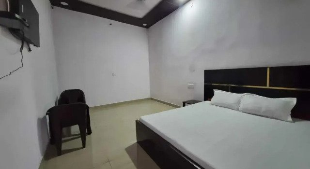 Oyo 701386 Hotel Shiva & Restaurant, Забронировать Отель Khurja 