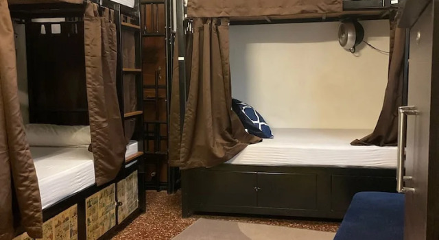 Кровать в общем номере U.R.D.Ki You are the key Hostels