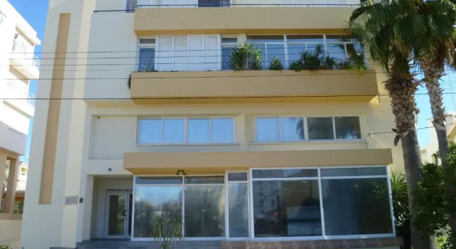 Double room with ensuite bathroom at Datacom building, Rezerwuj Apartament Apartamenty w Strovolos, Apartament