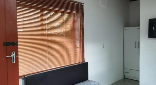 Inviting 1-Bed Cottage in Randburg