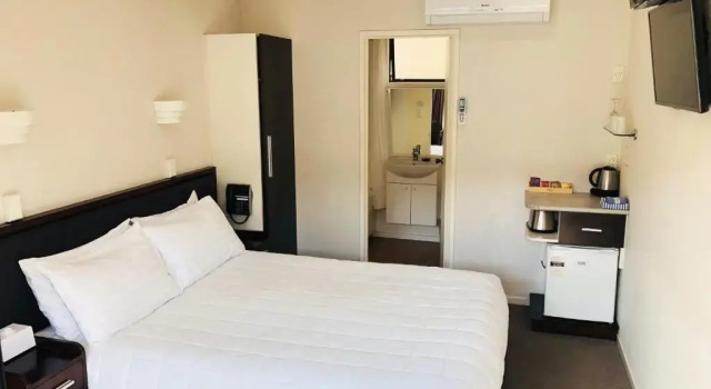 Студия Superior Tudor Court Motor Lodge