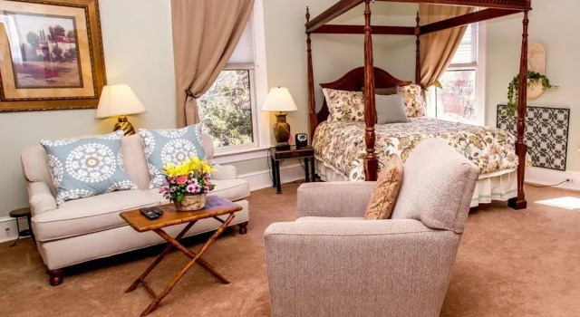 Hill House Bed and Breakfast, Забронировать Отель Ашвилл Аппалачи, рядом с Эшвиллский масонский храм