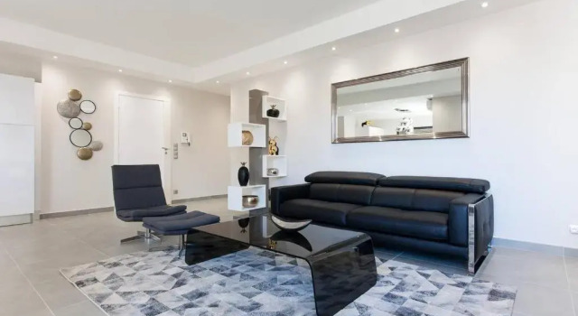 Marriott- Croisette: Superb 3 Bedrooms/ 3 Baths, Забронировать Отель Канны Приморские Альпы, рядом с Galerie Alexandre Leadouze