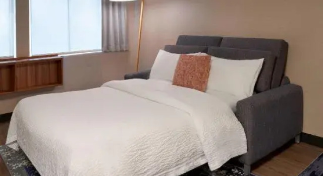 Люкс Fairfield Inn by Marriott Montreal Downtown