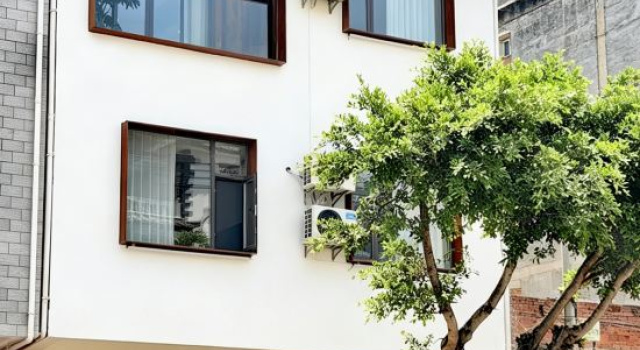Leisure Designer Homestay, Prenota Hotel Hotel a Yunnan con parcheggio, Parcheggio
