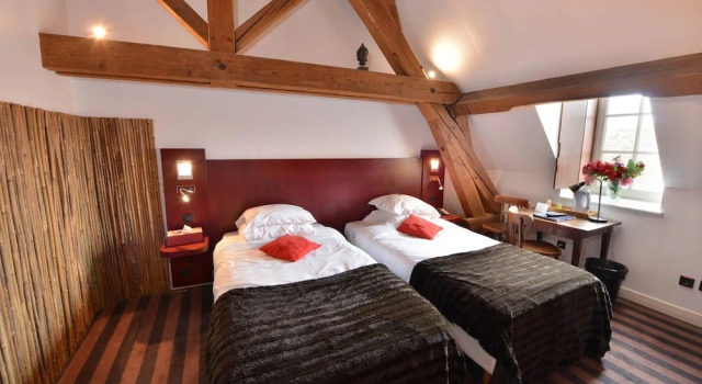 Четырёхместный номер Classic Hotel Relais De La Cote Dor