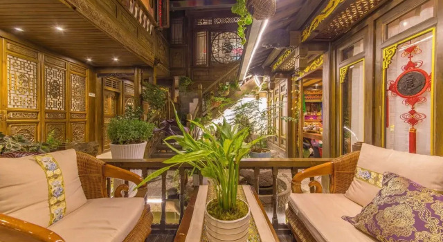 Xiang Yunnan Vacation Inn, Забронировать Отель Лицзян Юньнань, рядом с Улица Сквер-стрит Древнего города Даянь