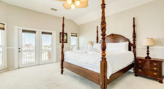 Beautiful House in Freeport on Deep Water Canal, Buchen Sie Hotel Surfside Beach 