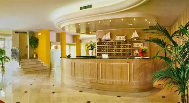 Hotel Montecarlo, Prenota Hotel Hotel a Veneto con piscina, Piscina