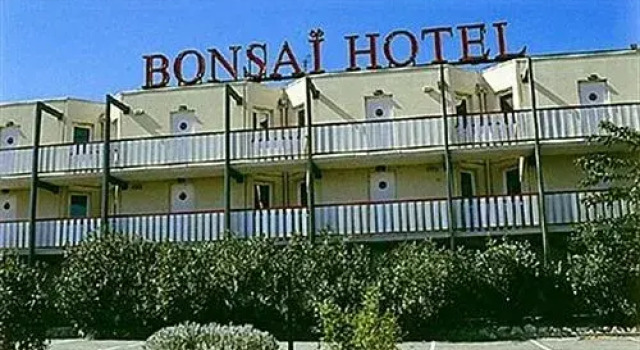 Hotel Bonsai, Забронировать Отель Витроль Étang de Berre