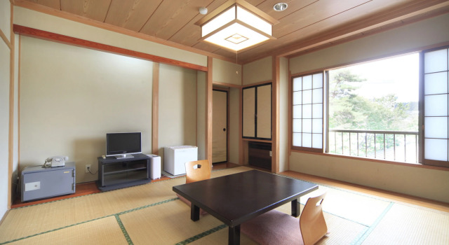 Yubataketenboroten no Yado Nushiyu Ryokan, Забронировать Отель Отели Кусацу 3 звезды, рядом с Лыжный курорт Кусацу Онсэн, 3*