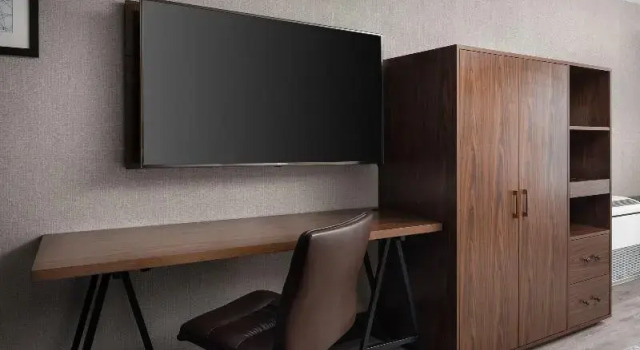 Четырёхместный номер Standard с балконом Four Points by Sheraton - San Francisco Airport