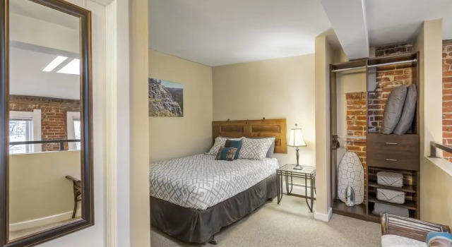 Downtown Five Points Sleeps 4, Забронировать Отель Отели Денвера 3 звезды, рядом с Бейсбольный стадион «Курс-филд», 3*