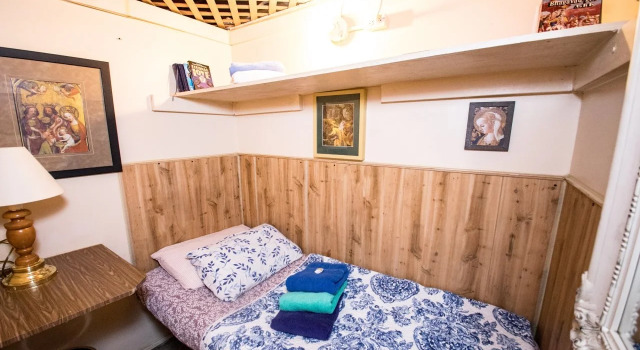 Interfaith Retreats, Забронировать Отель Челси Нью-Йорк, рядом с Станция метро 18-я улица линия 7-я авеню - Бродвей IRT