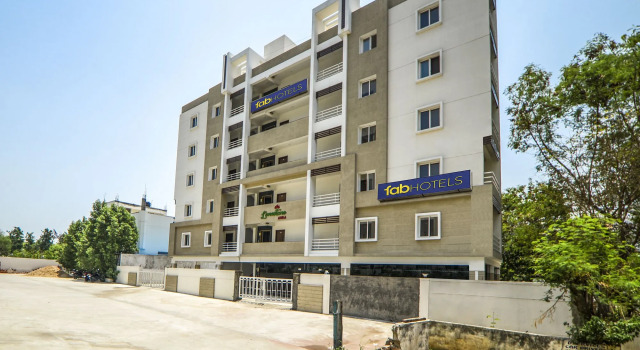 FabHotel Limestone Suites - Near Yashoda Hospitals, Somajiguda, Забронировать Отель Недорогие отели Хайдарабада, рядом с Jalavihar, недорого