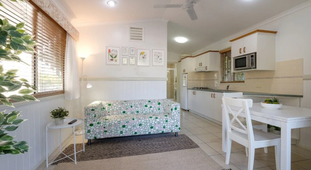 Apartment Barney Beach Accommodation