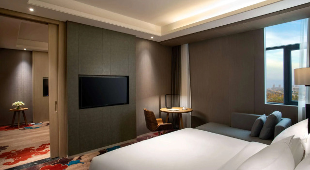 Ramada Wyndham Zhengzhou Xinzheng, Rezerwuj Hotel Hotele SPA w Xinzheng, SPA