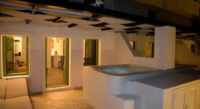 Fira Economy Rooms, Забронировать Отель Тира Santorini Caldera, рядом с Музей досторического города Тира