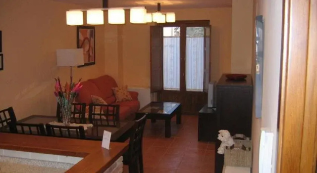 Apartamentos La Luna, Забронировать Апартаменты/квартира Сос-дель-Рей-Католико Zaragoza Province, рядом с Церковь святого Стэфана