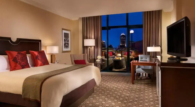 Двухместный номер Premier Omni Severin Hotel